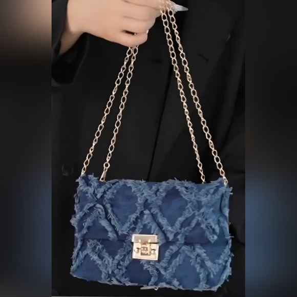 Denim Shoulder Bag with Gold Chain NWOT - Picture 2 of 4